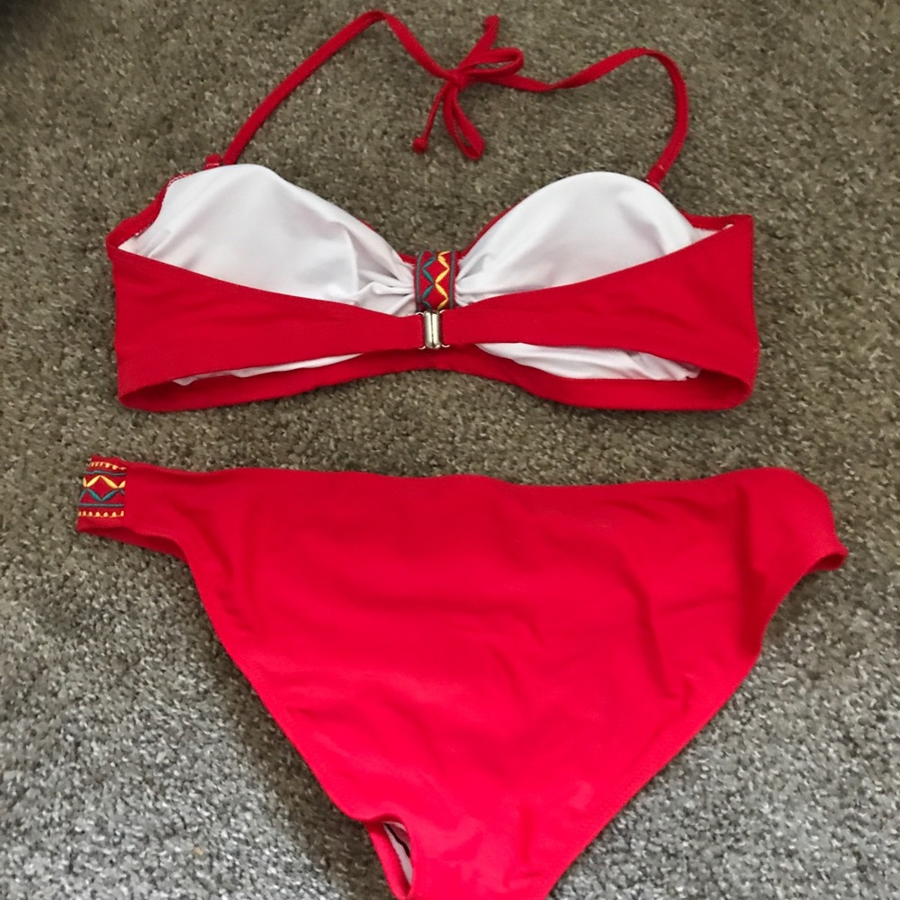 Red tribal printed bikini - Picture 3 of 3